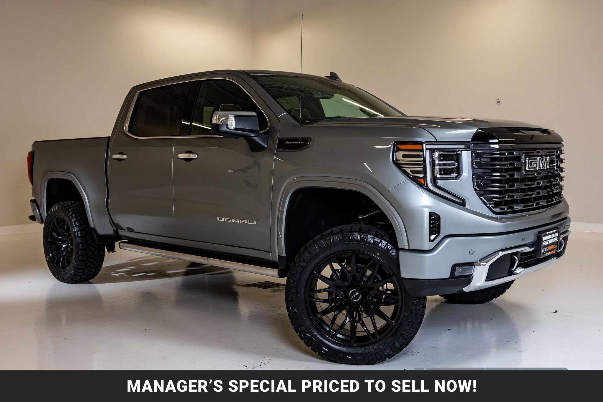 Used 2025 GMC Sierra 1500 Denali Ultimate w/ LPO, Utility Wall Package AWD/4WD image 1