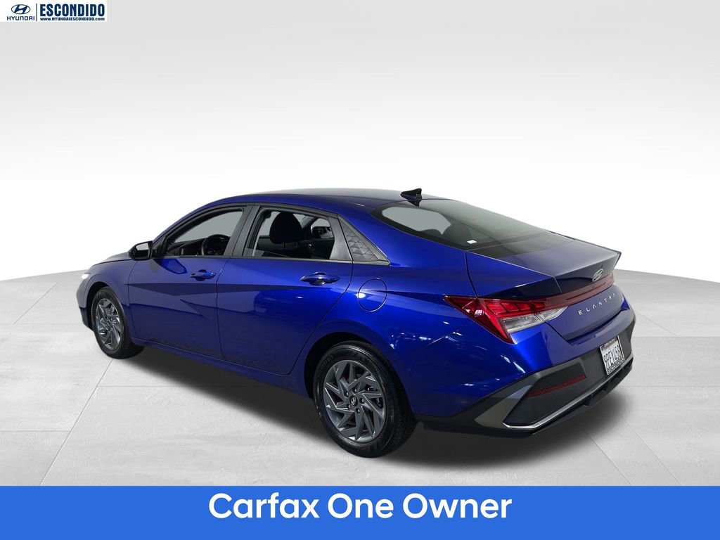 Certified 2025 Hyundai Elantra Blue FWD image 3