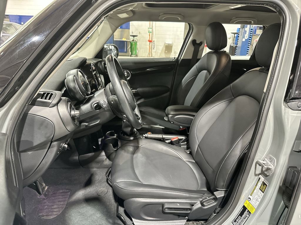 Used 2019 MINI Cooper 4-Door Hardtop image 13
