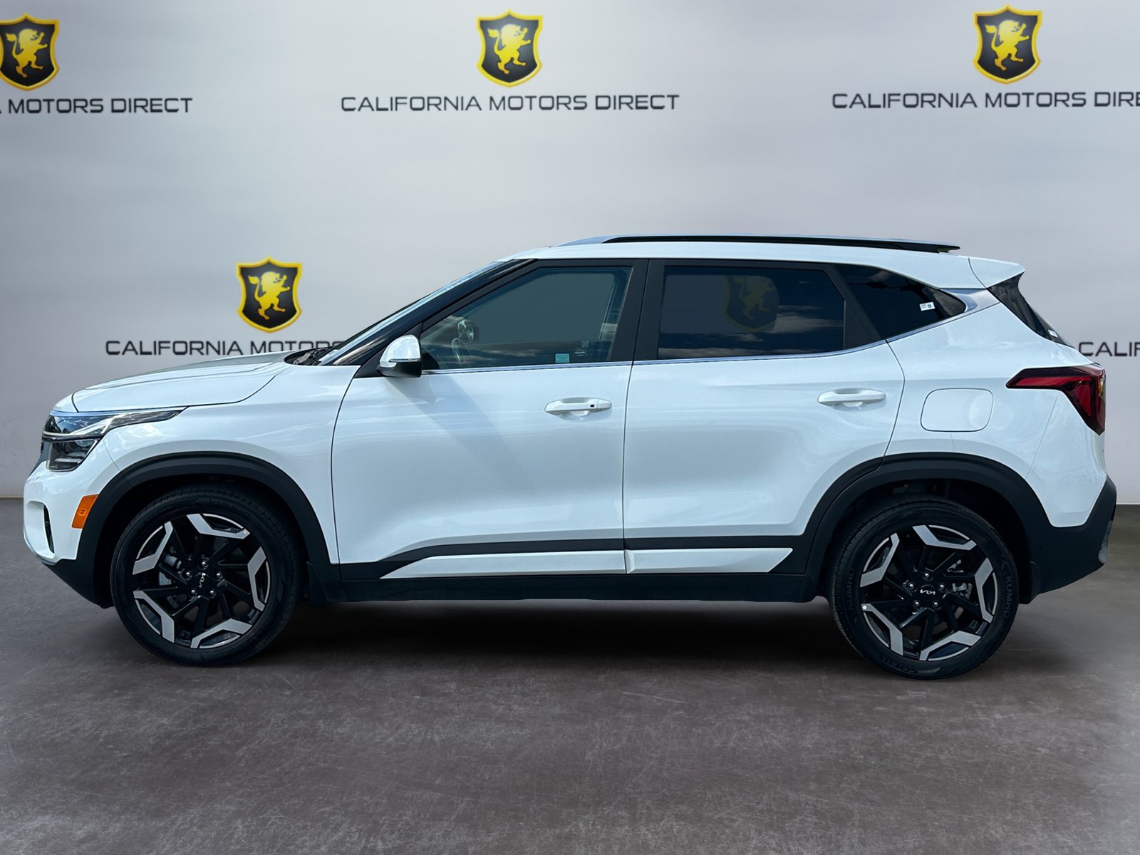 Used 2024 Kia Seltos SX AWD/4WD image 2