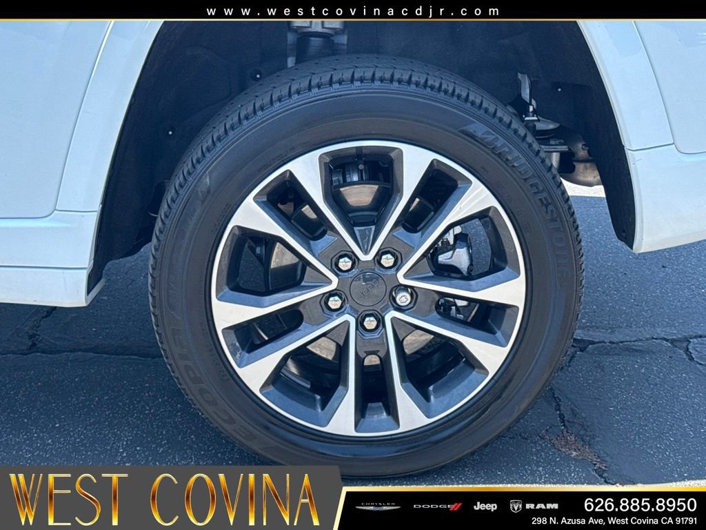 Used 2023 Jeep Grand Cherokee Overland AWD/4WD image 18