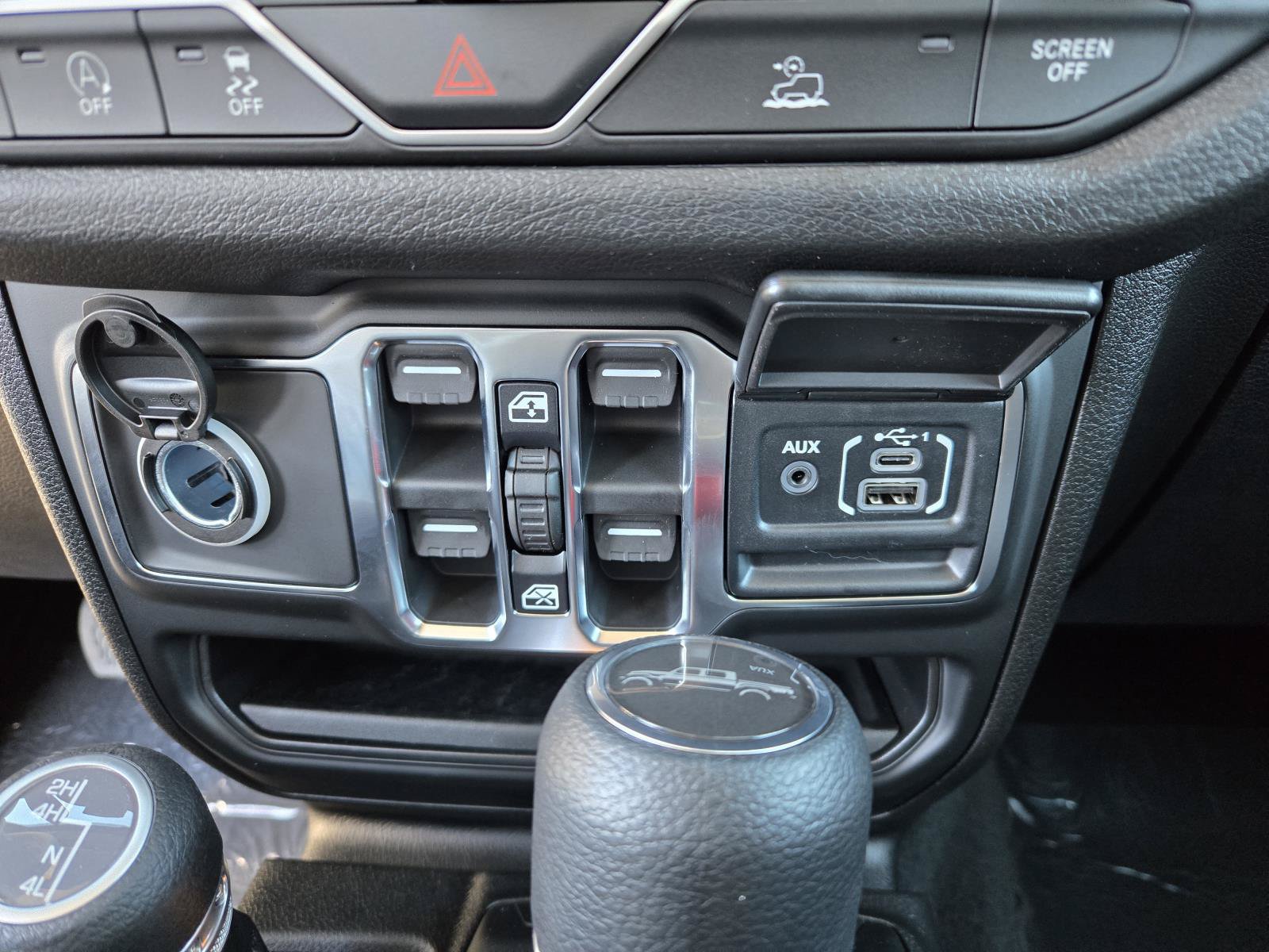 New 2026 Jeep Gladiator Sport AWD/4WD image 15