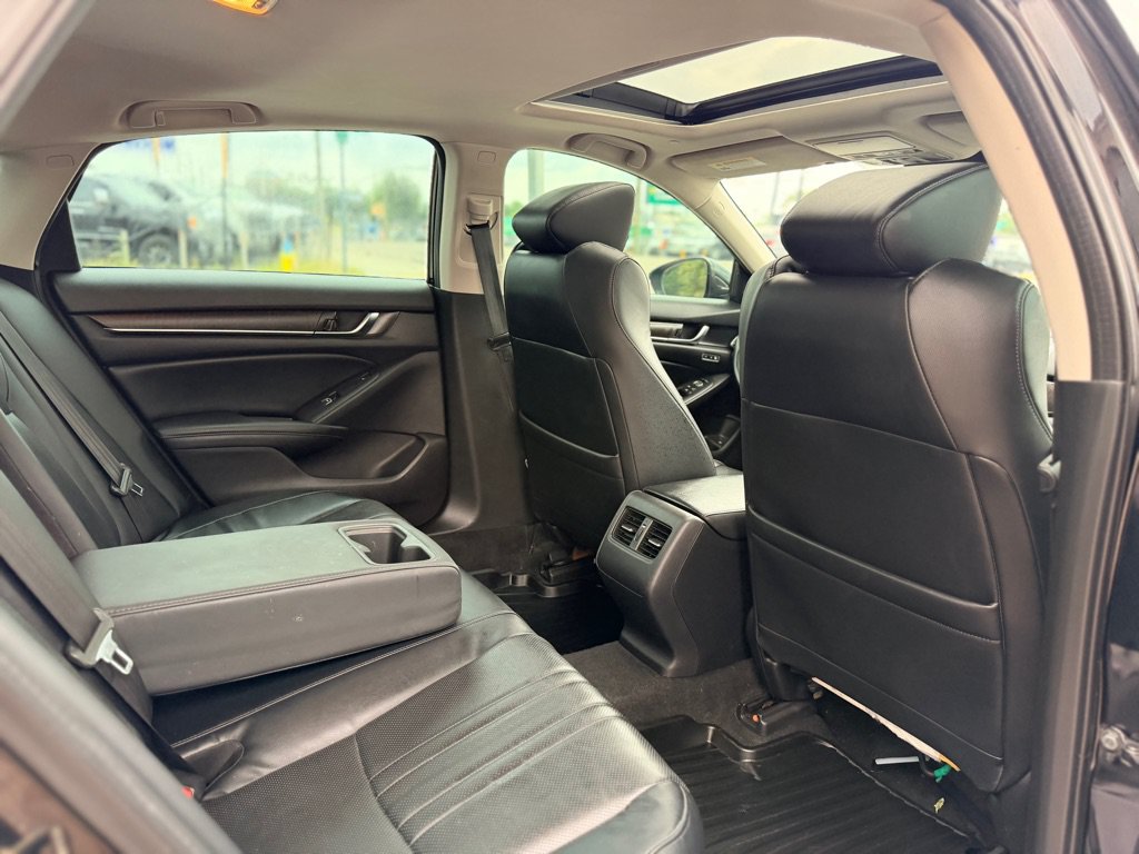 Used 2018 Honda Accord Touring image 21