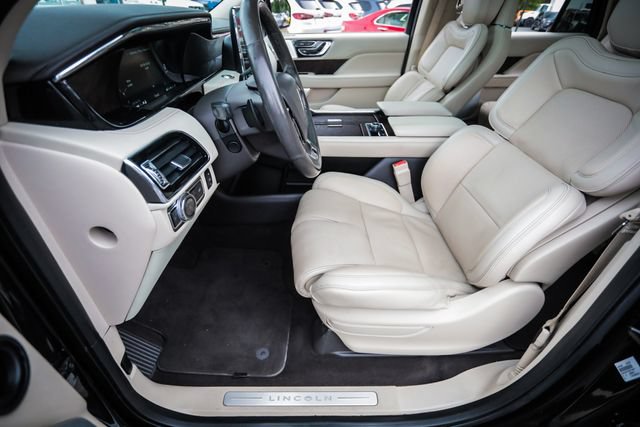 Used 2018 Lincoln Navigator L Reserve w/ Technology Package AWD/4WD image 32