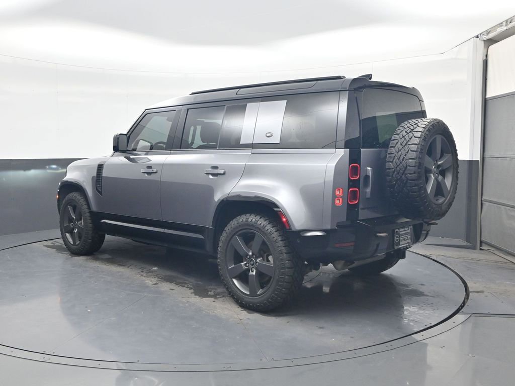 Used 2022 Land Rover Defender 110 X-Dynamic SE image 6