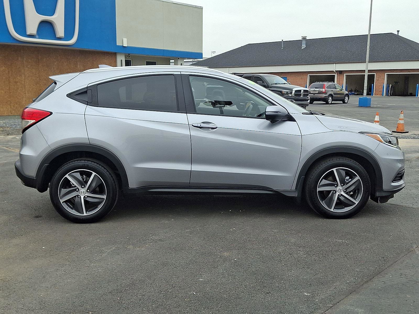 Used 2022 Honda HR-V EX image 7