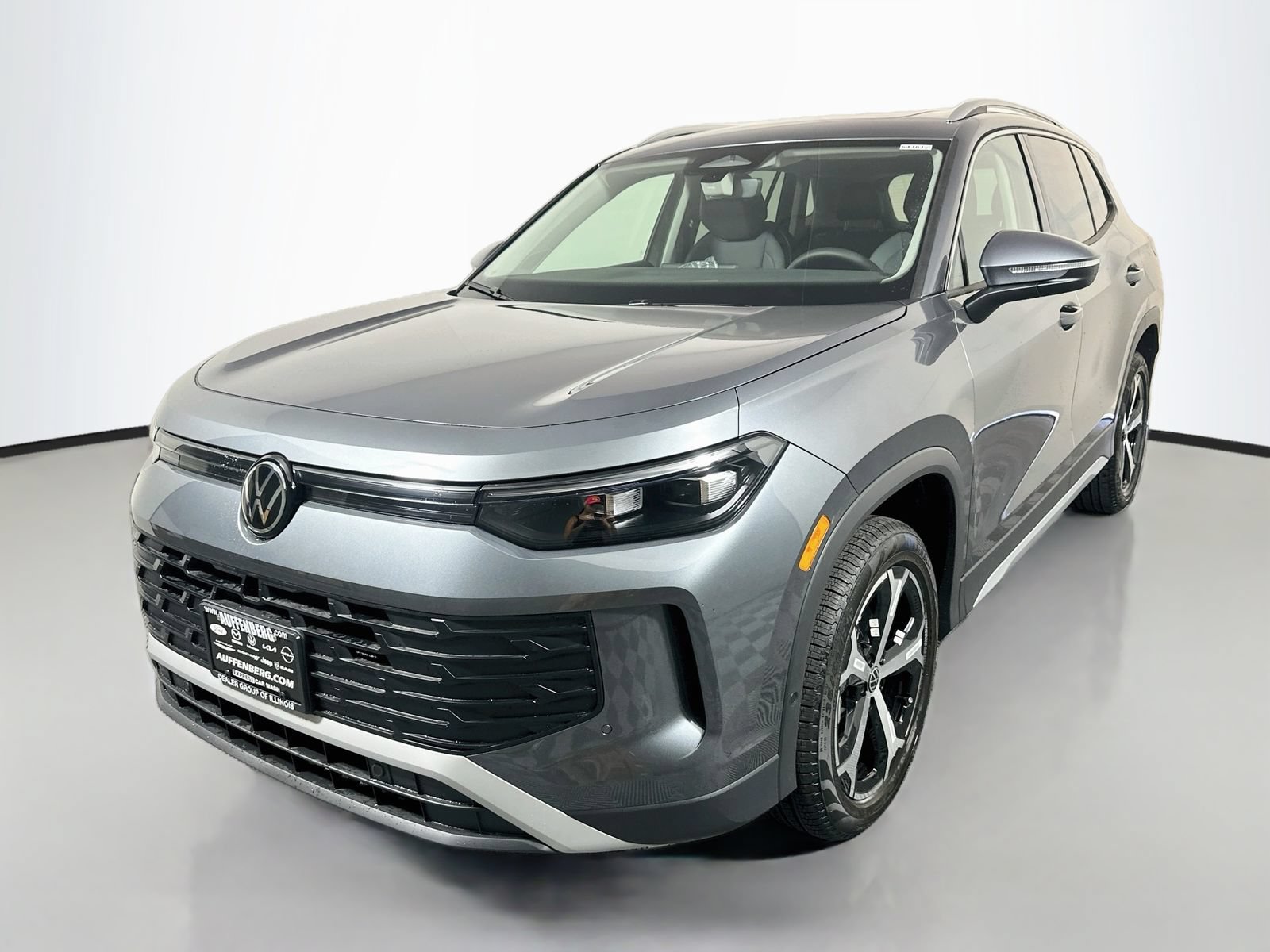 New 2026 Volkswagen Tiguan SE AWD/4WD image 3