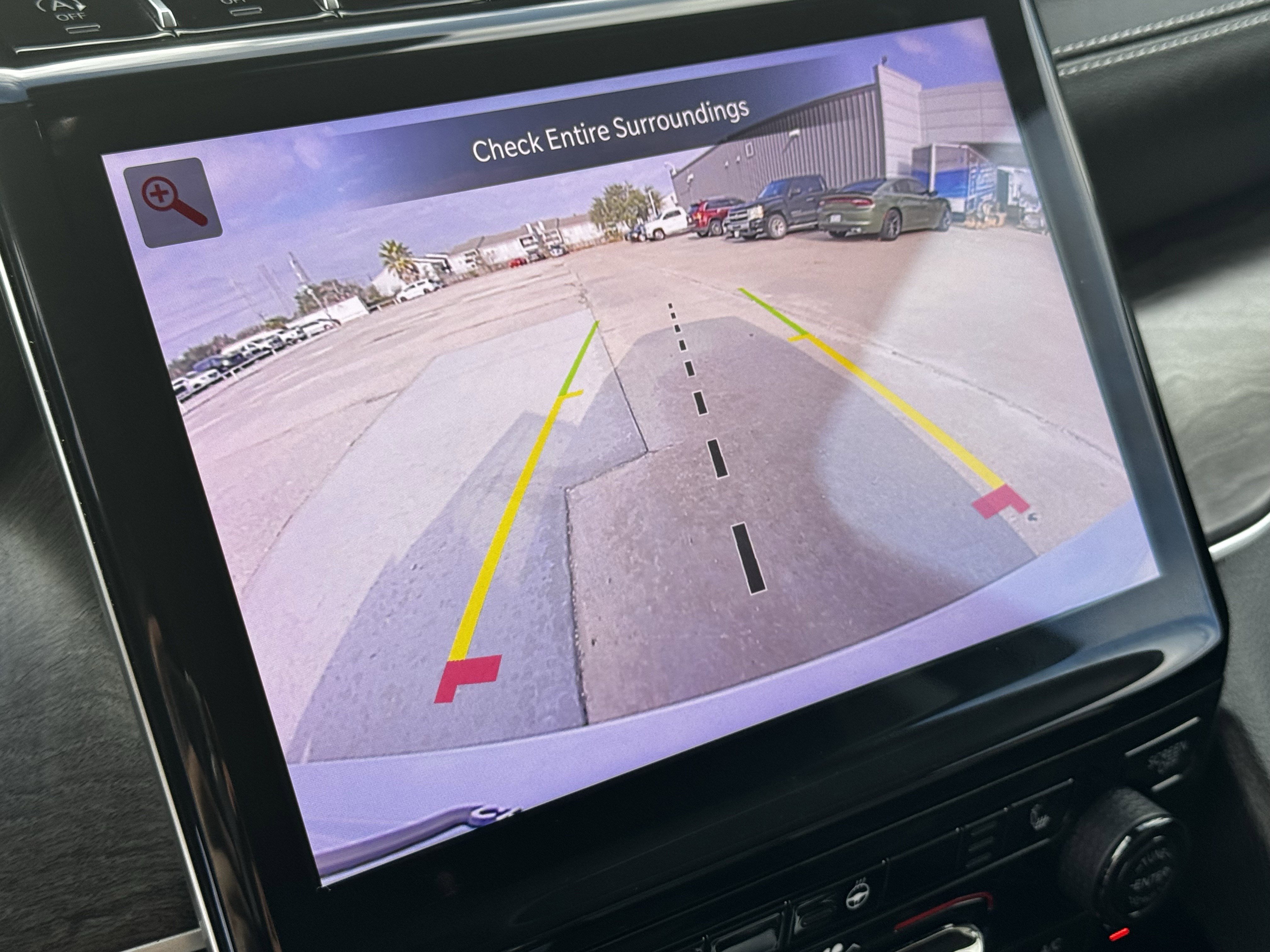 Used 2023 Jeep Grand Cherokee Limited w/ Black Appearance Package image 20