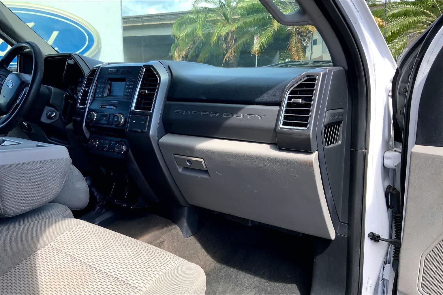 Used 2017 Ford F550 4x4 Regular Cab Super Duty image 22