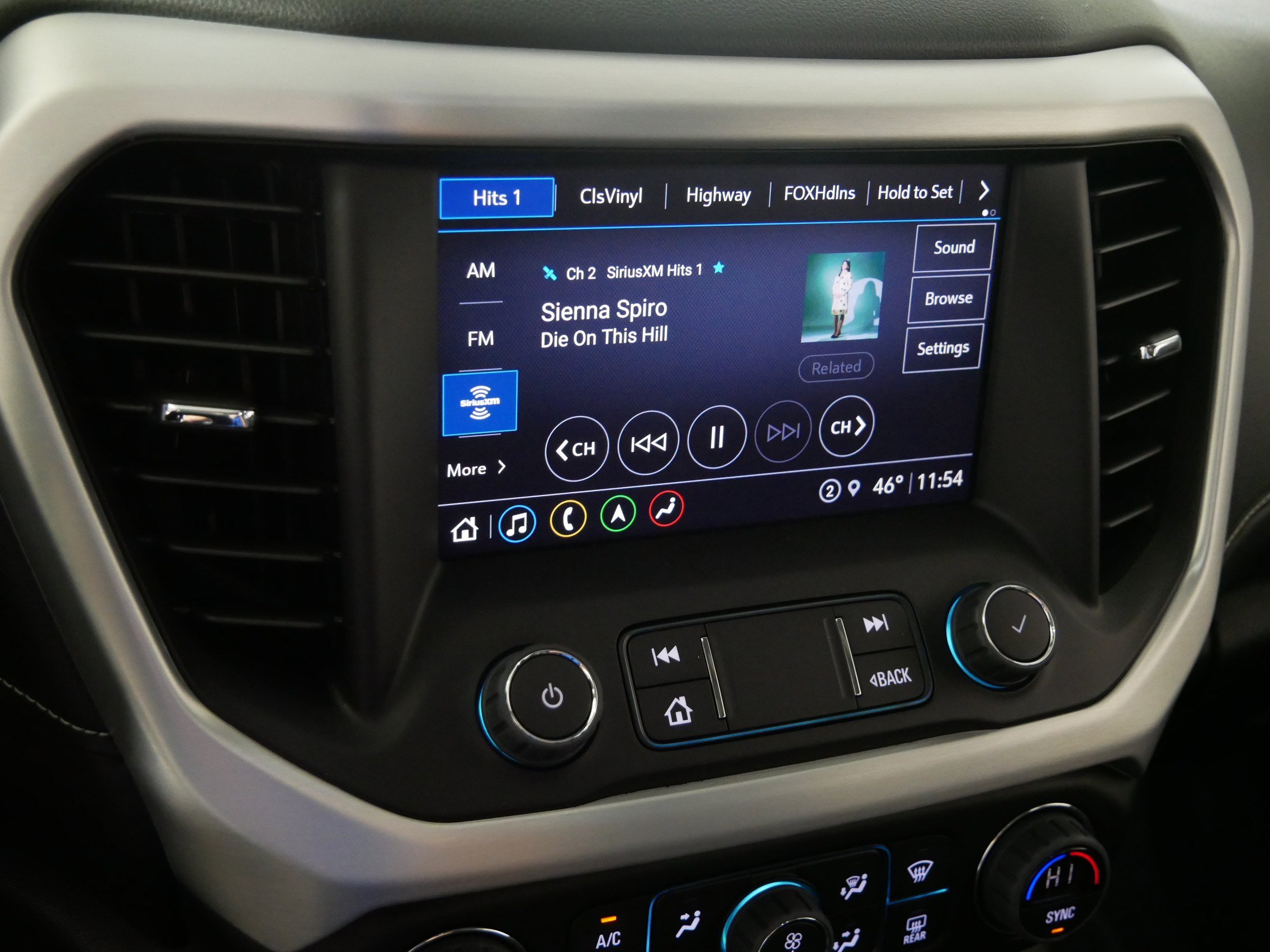 Used 2023 GMC Acadia SLT w/ Preferred Package image 22