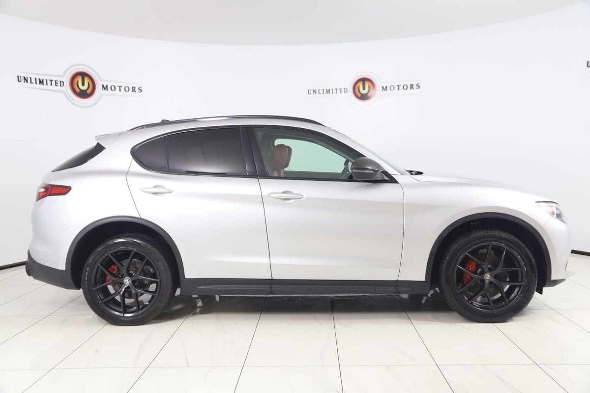 Used 2019 Alfa Romeo Stelvio w/ Nero Edizione RWD image 2