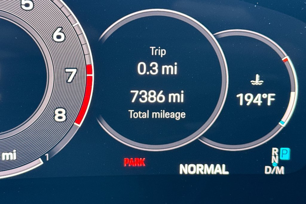 Used 2024 Porsche Panamera RWD image 32