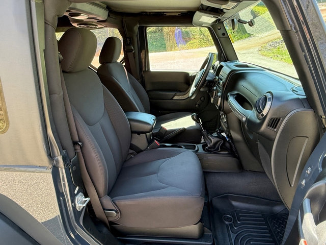Used 2016 Jeep Wrangler Sport image 16