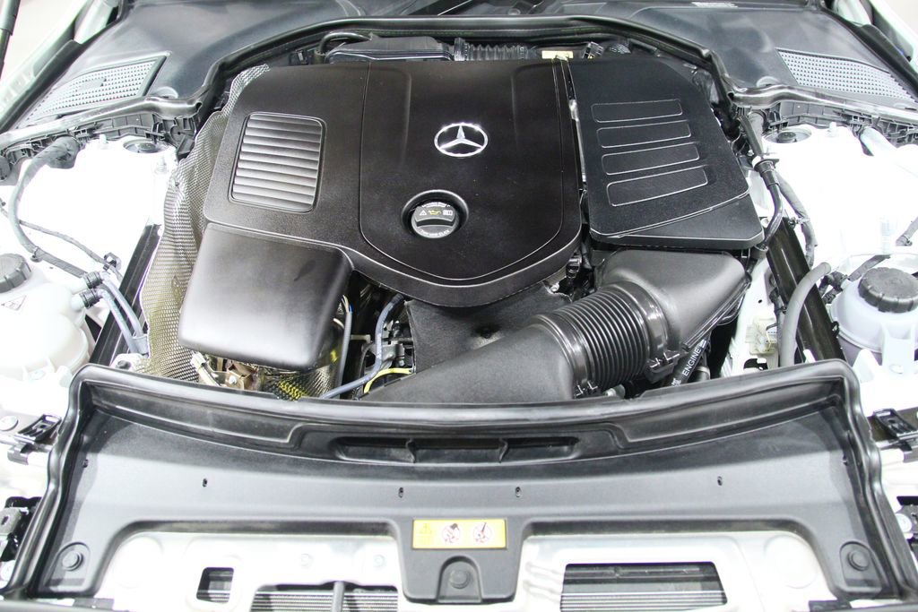 Certified 2025 Mercedes-Benz C 300 4MATIC Sedan image 31