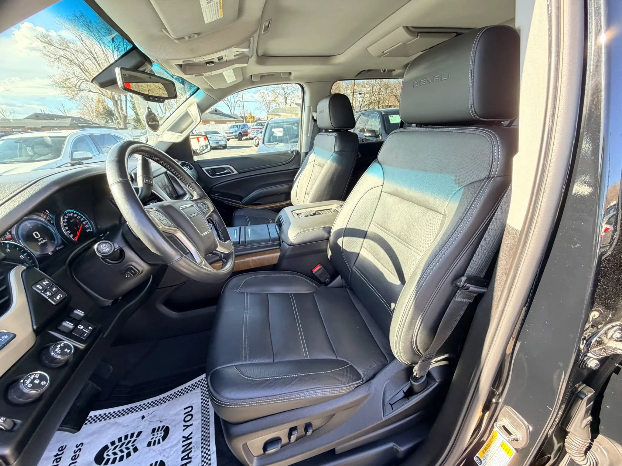 Used 2019 GMC Yukon XL Denali w/ Denali Ultimate Package image 10