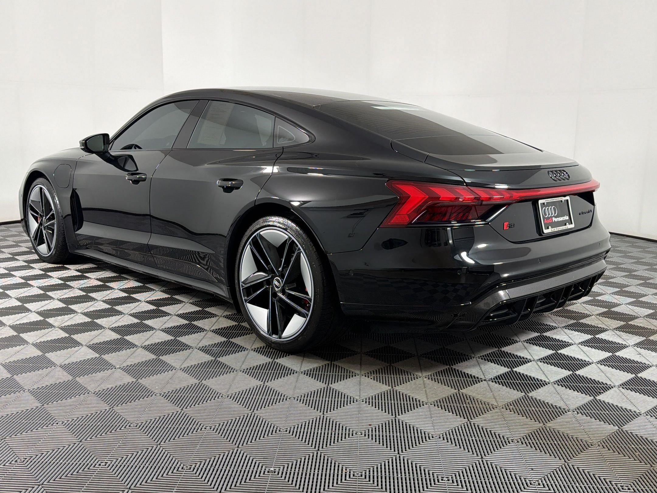 Used 2022 Audi RS e-tron GT AWD/4WD image 2