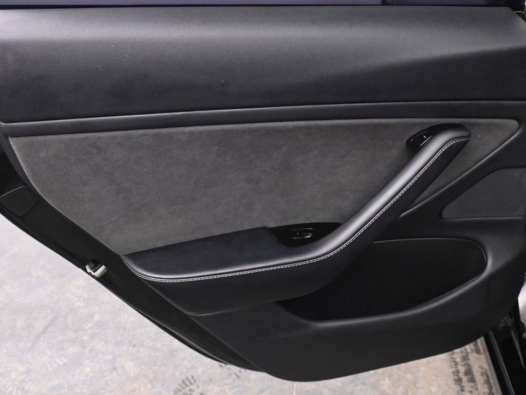 Used 2018 Tesla Model 3 Long Range image 13