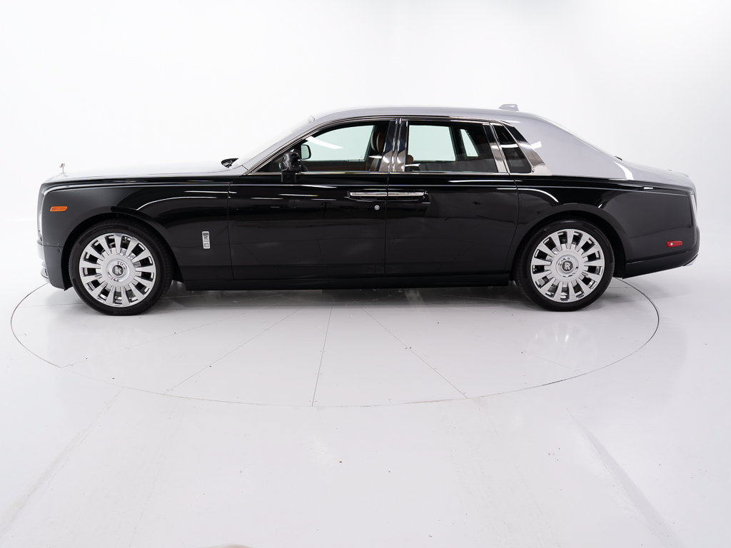 Certified 2023 Rolls-Royce Phantom Sedan RWD image 2