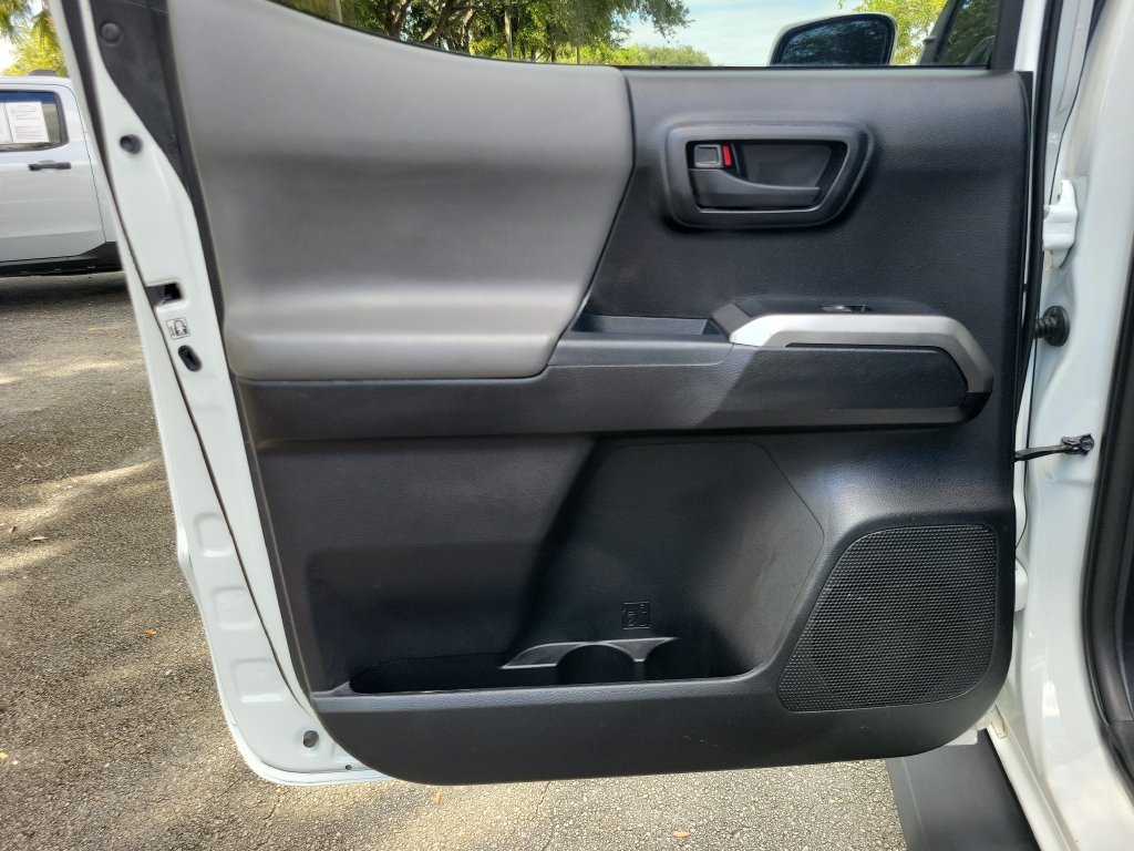 Used 2019 Toyota Tacoma SR5 RWD image 10