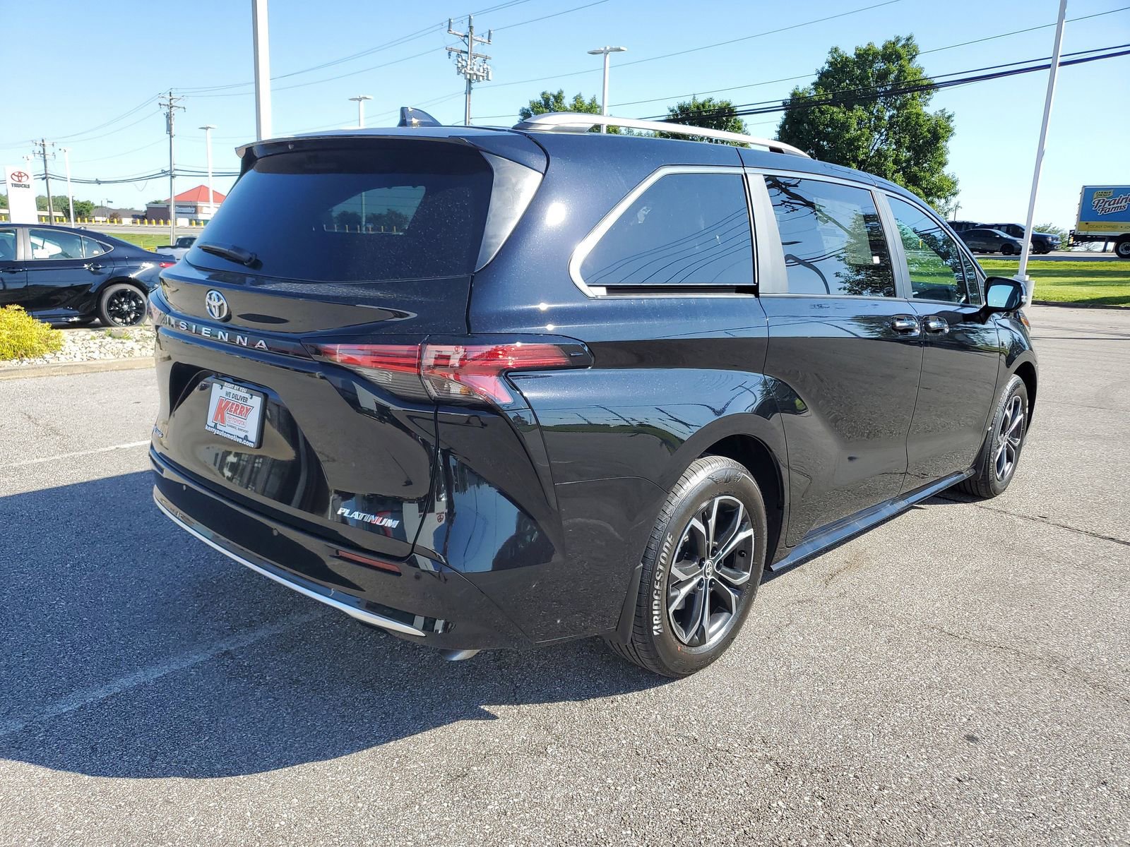 New 2026 Toyota Sienna Platinum AWD/4WD image 4
