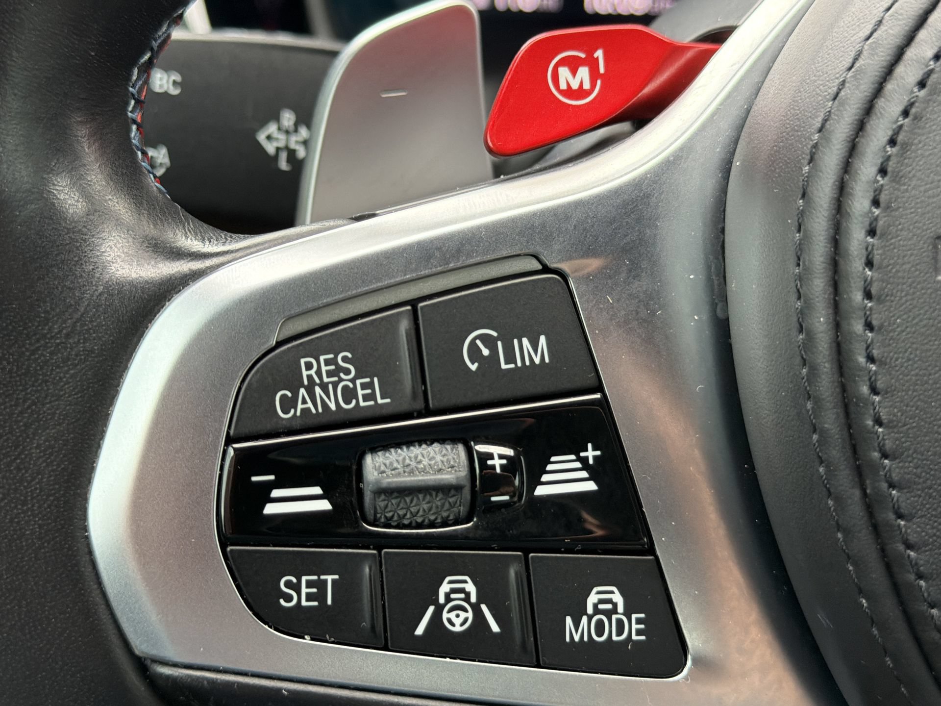 Used 2022 BMW M4 xDrive Competition w/ M Carbon Exterior Package AWD/4WD image 28