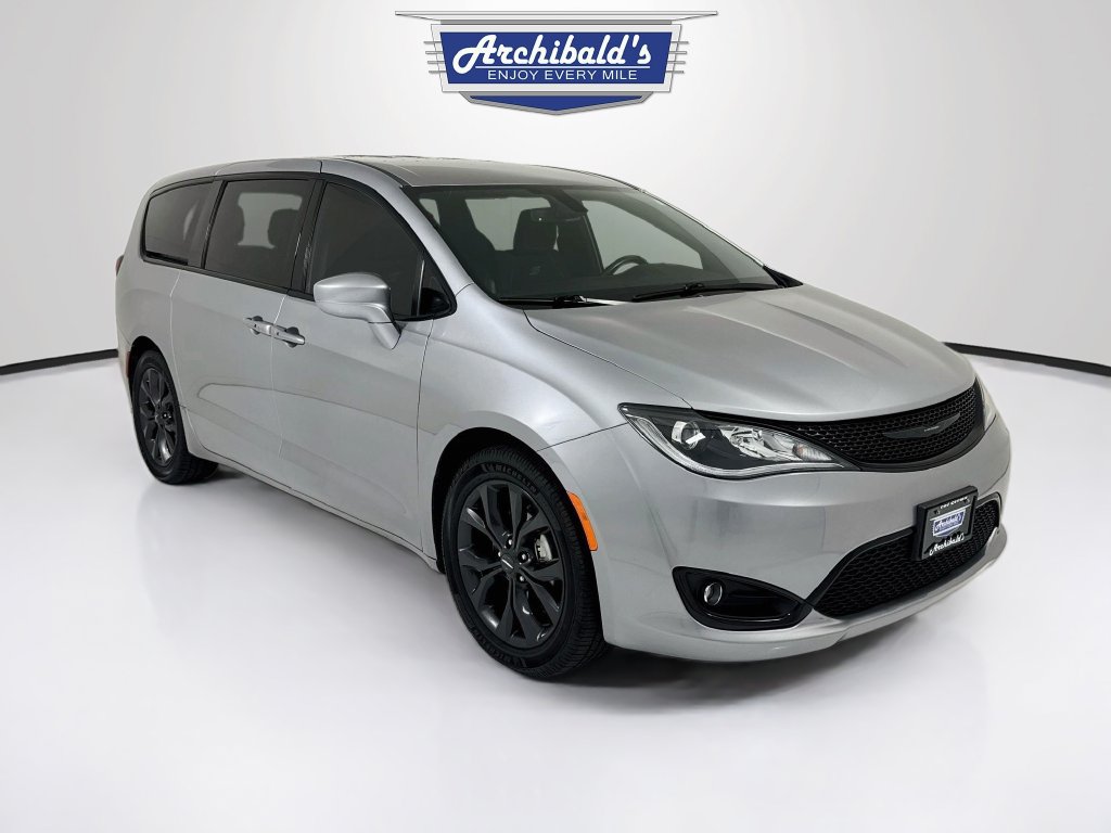 Used 2020 Chrysler Pacifica Touring w/ S Appearance Package FWD 360° Tour