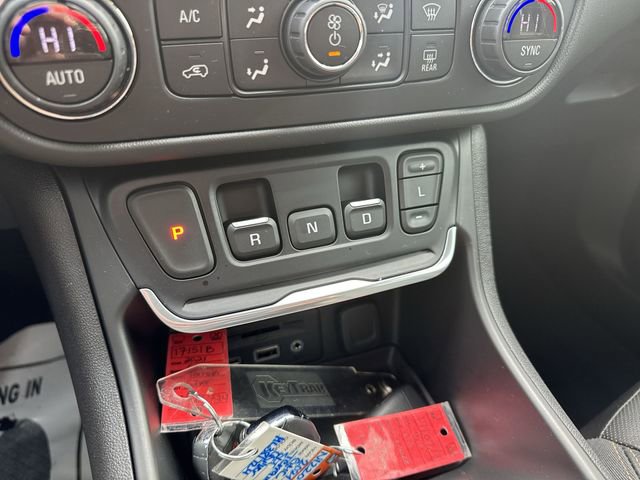 Used 2021 GMC Terrain SLT w/ Elevation Edition image 15