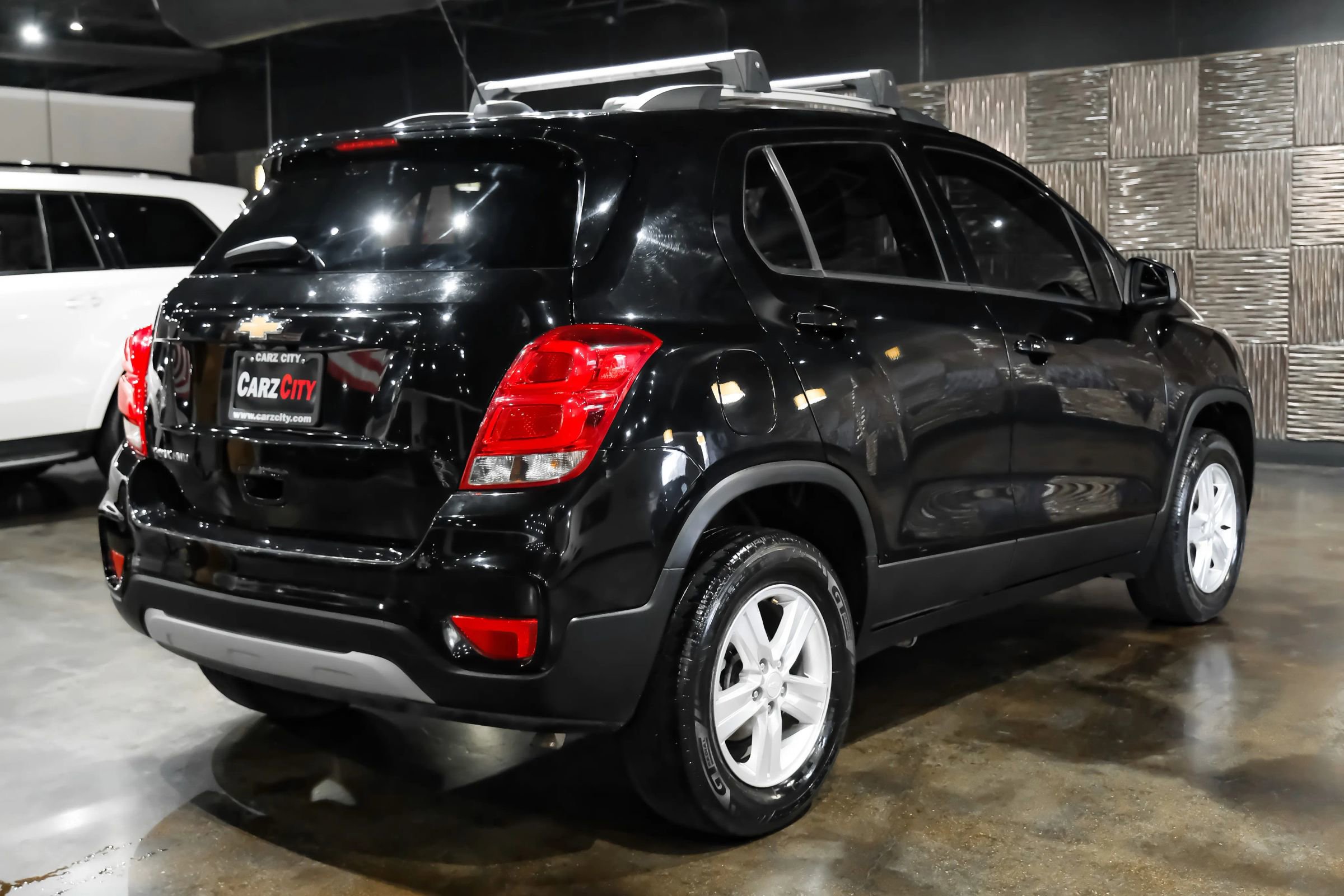 Used 2022 Chevrolet Trax LT w/ LT Convenience Package image 7