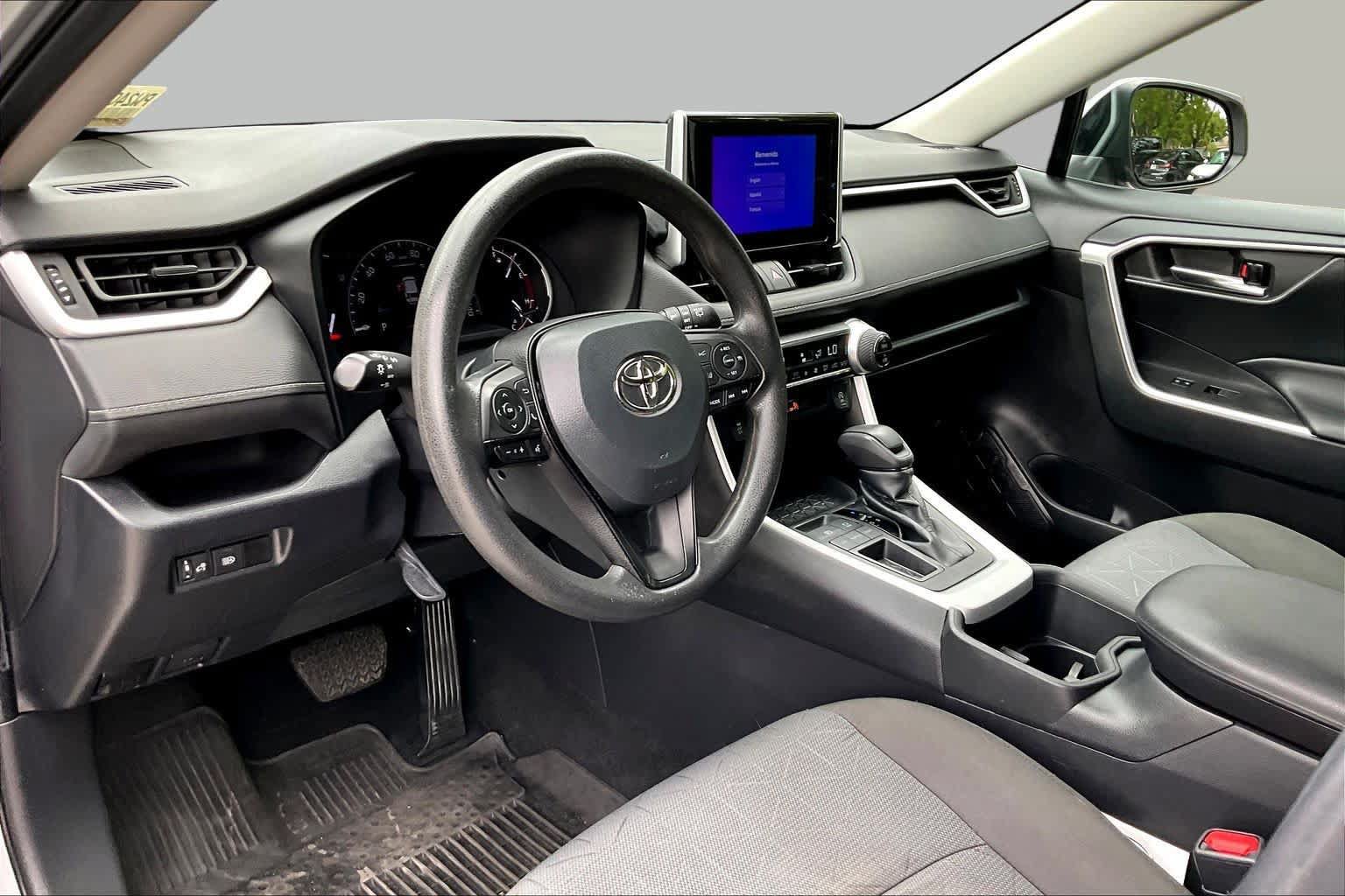 Used 2023 Toyota RAV4 XLE FWD image 28