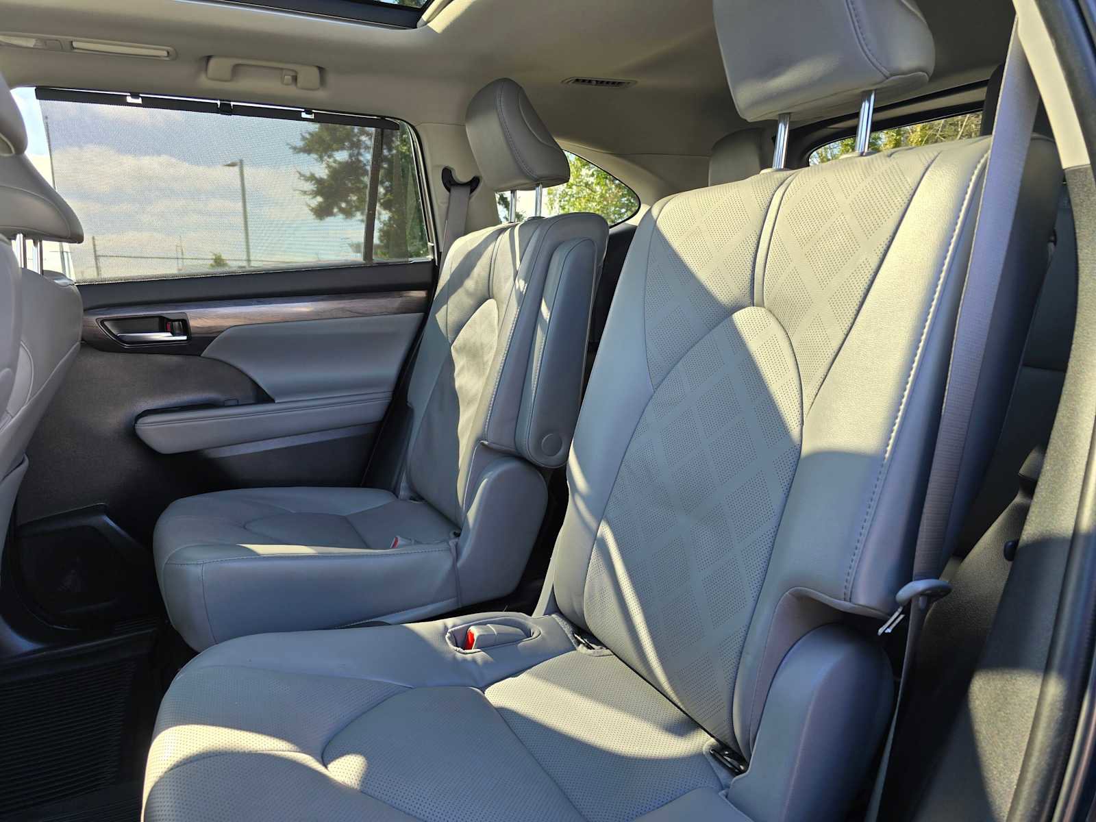 Used 2022 Toyota Highlander Platinum image 17