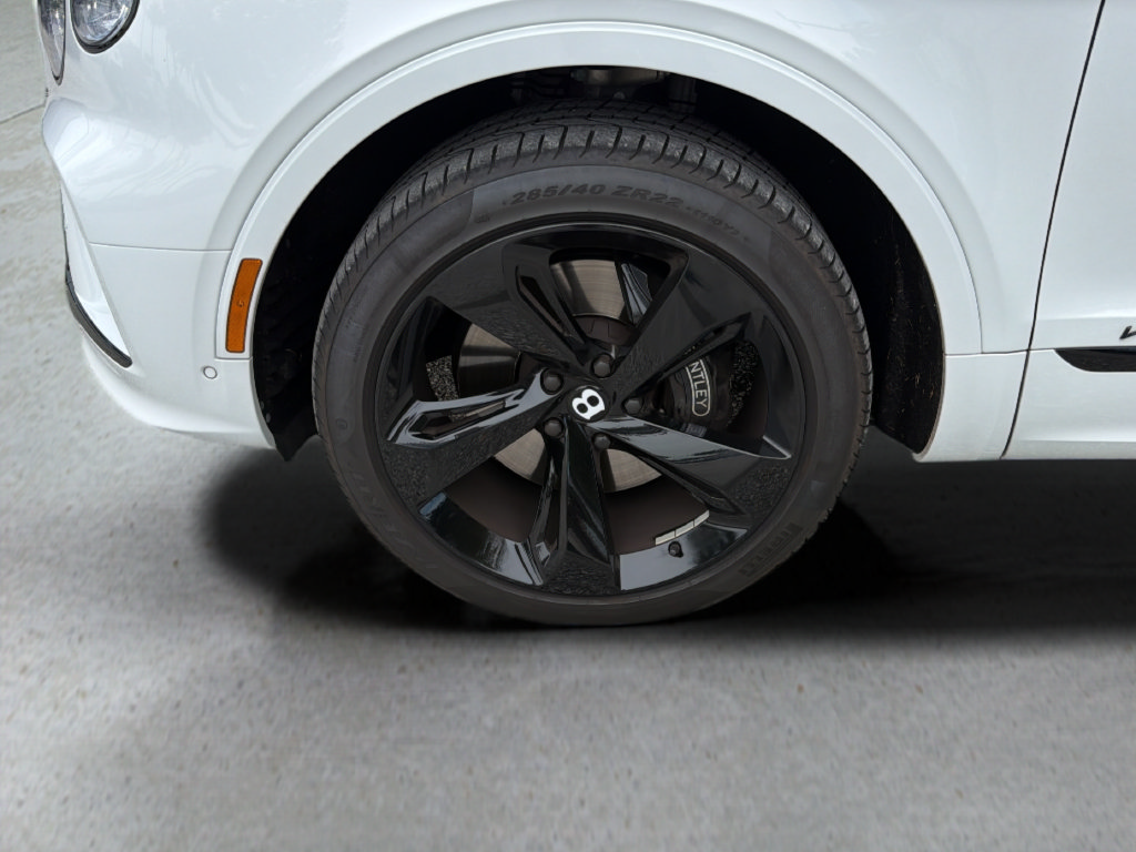 Used 2022 Bentley Bentayga AWD/4WD image 6