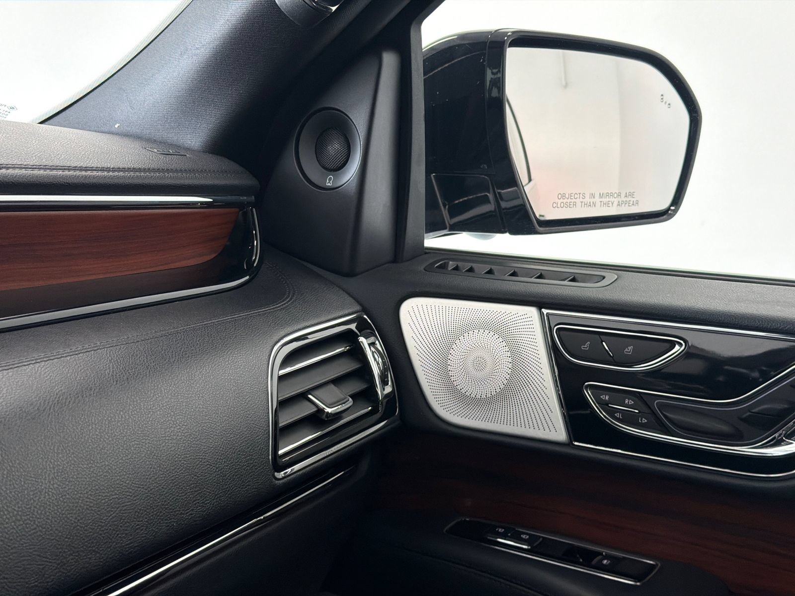 Certified 2023 Lincoln Navigator Reserve AWD/4WD image 34
