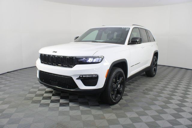 New 2025 Jeep Grand Cherokee Limited w/ Luxury Tech Group II image 26