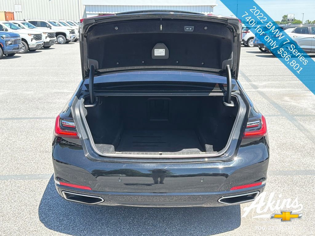 Used 2022 BMW 740i w/ Premium Package RWD image 9