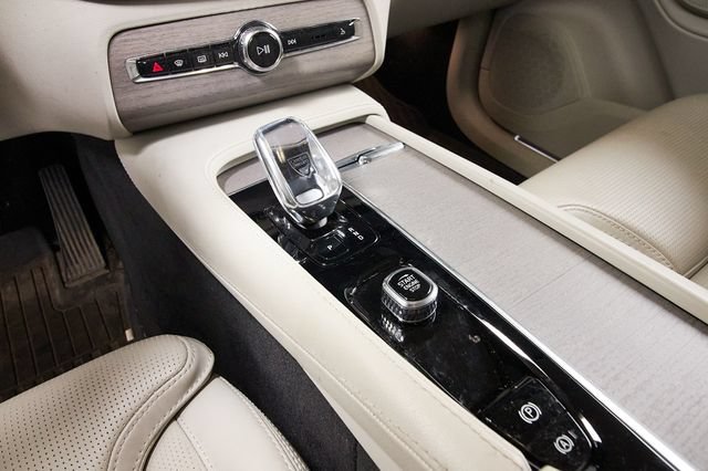 Certified 2024 Volvo XC90 T8 Ultimate w/ Lounge Package AWD/4WD image 12