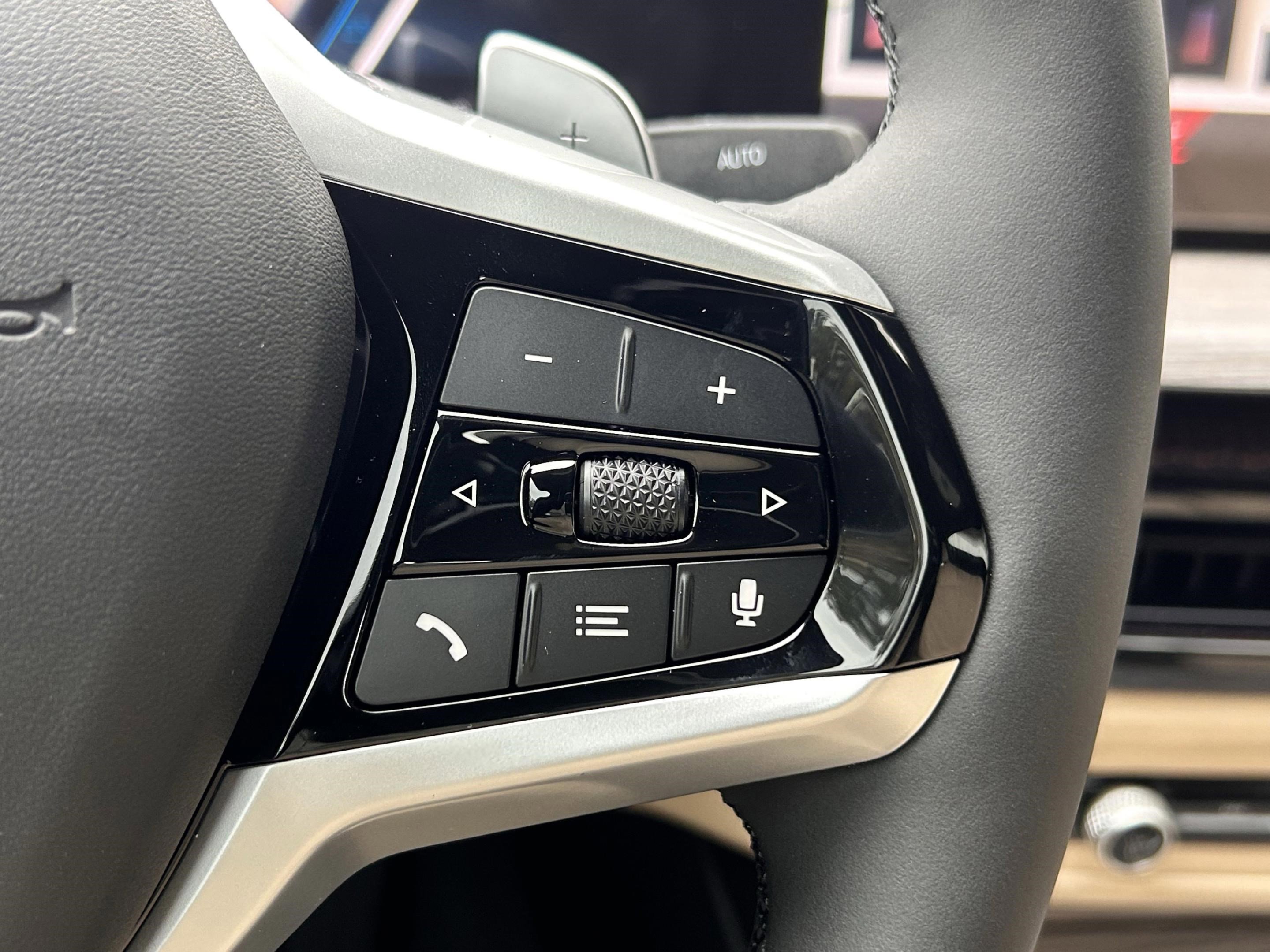 Used 2026 BMW 330i Sedan w/ Premium Package image 11