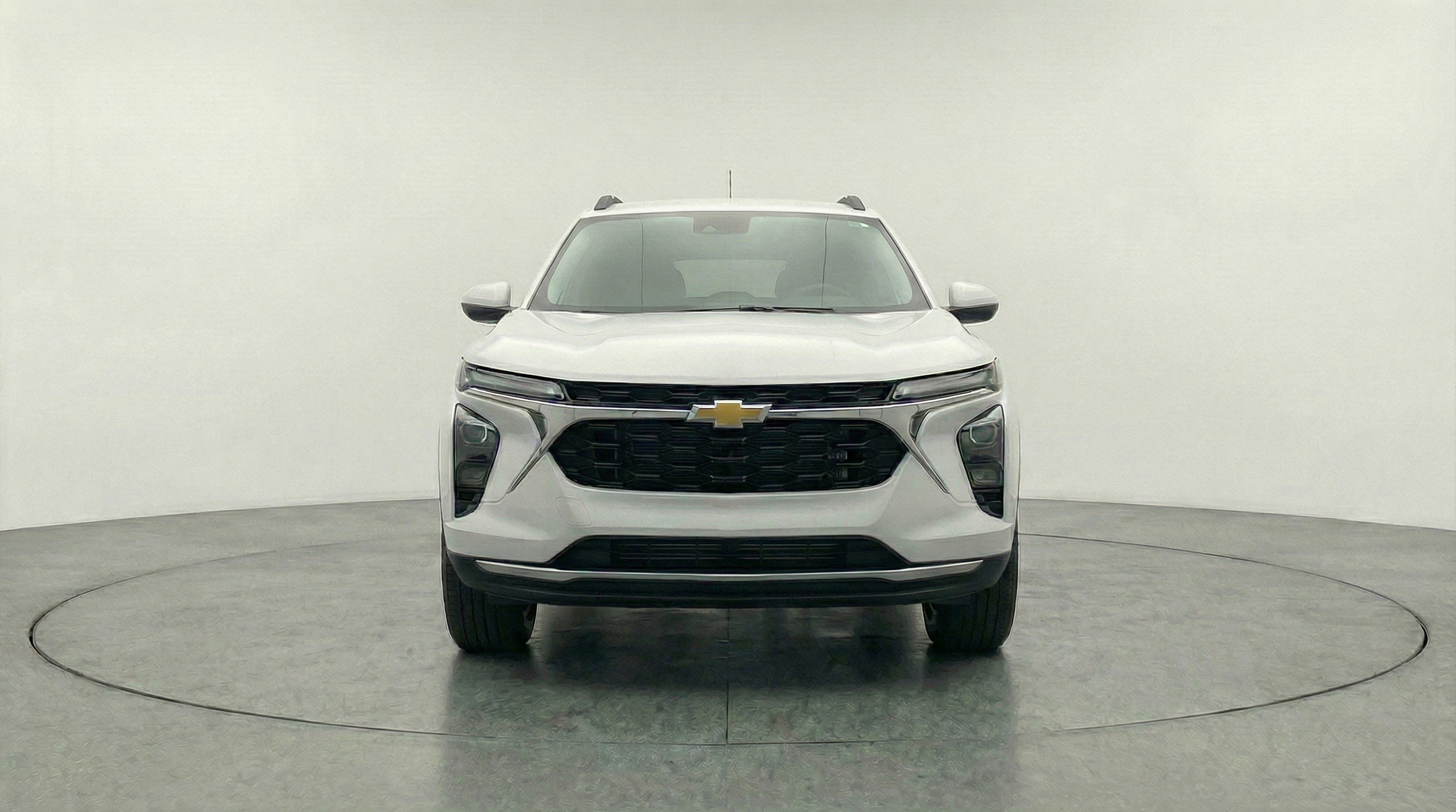 Used 2025 Chevrolet Trax LT image 2