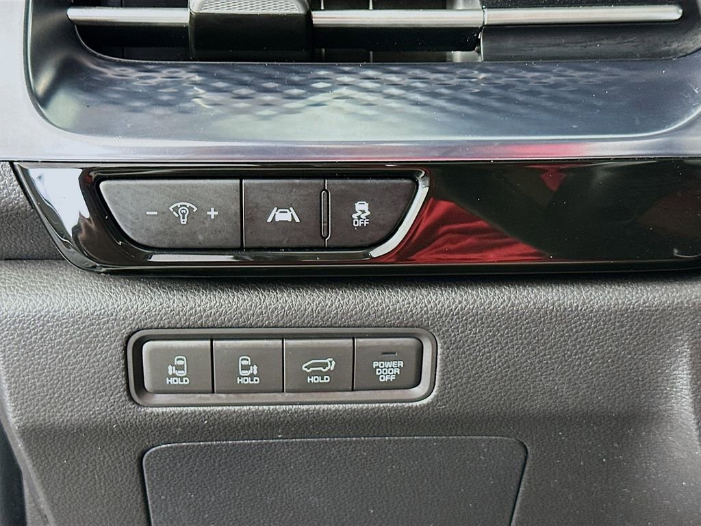 Used 2023 Kia Carnival SX Prestige image 10