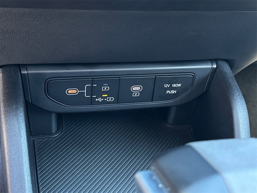 New 2025 Kia K4 LX image 19