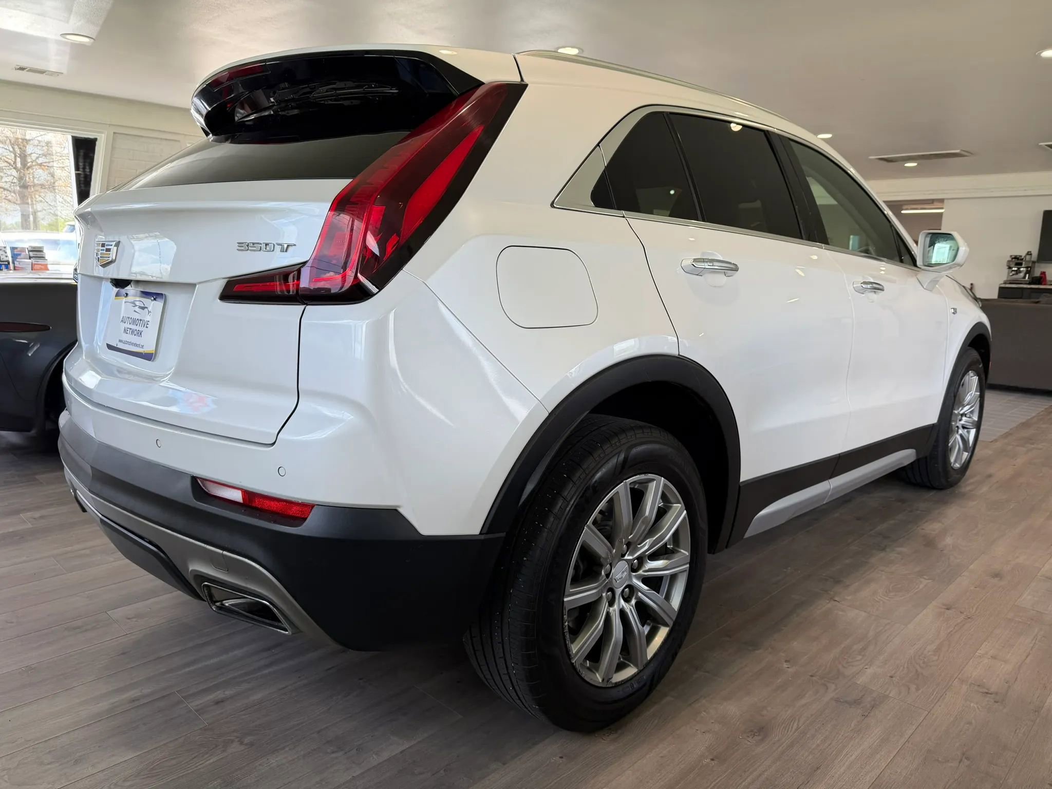 Used 2020 Cadillac XT4 Premium Luxury image 3