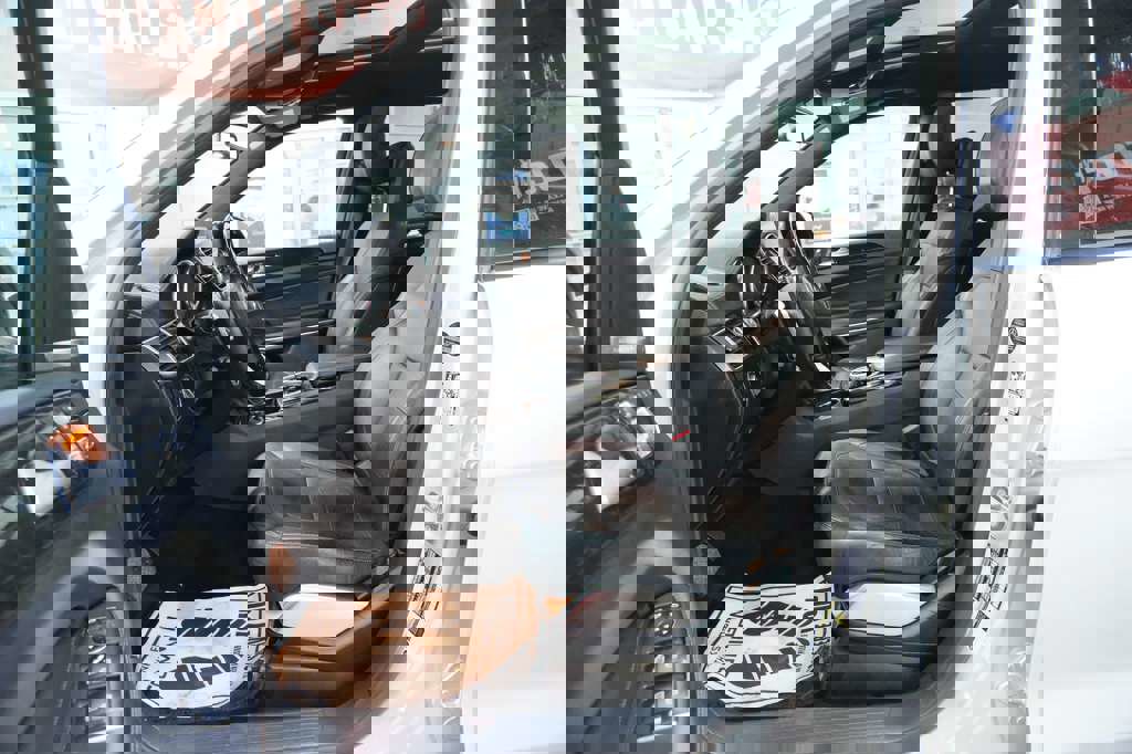 Used 2018 Mercedes-Benz GLS 550 4MATIC w/ Driver Assistance Package image 17