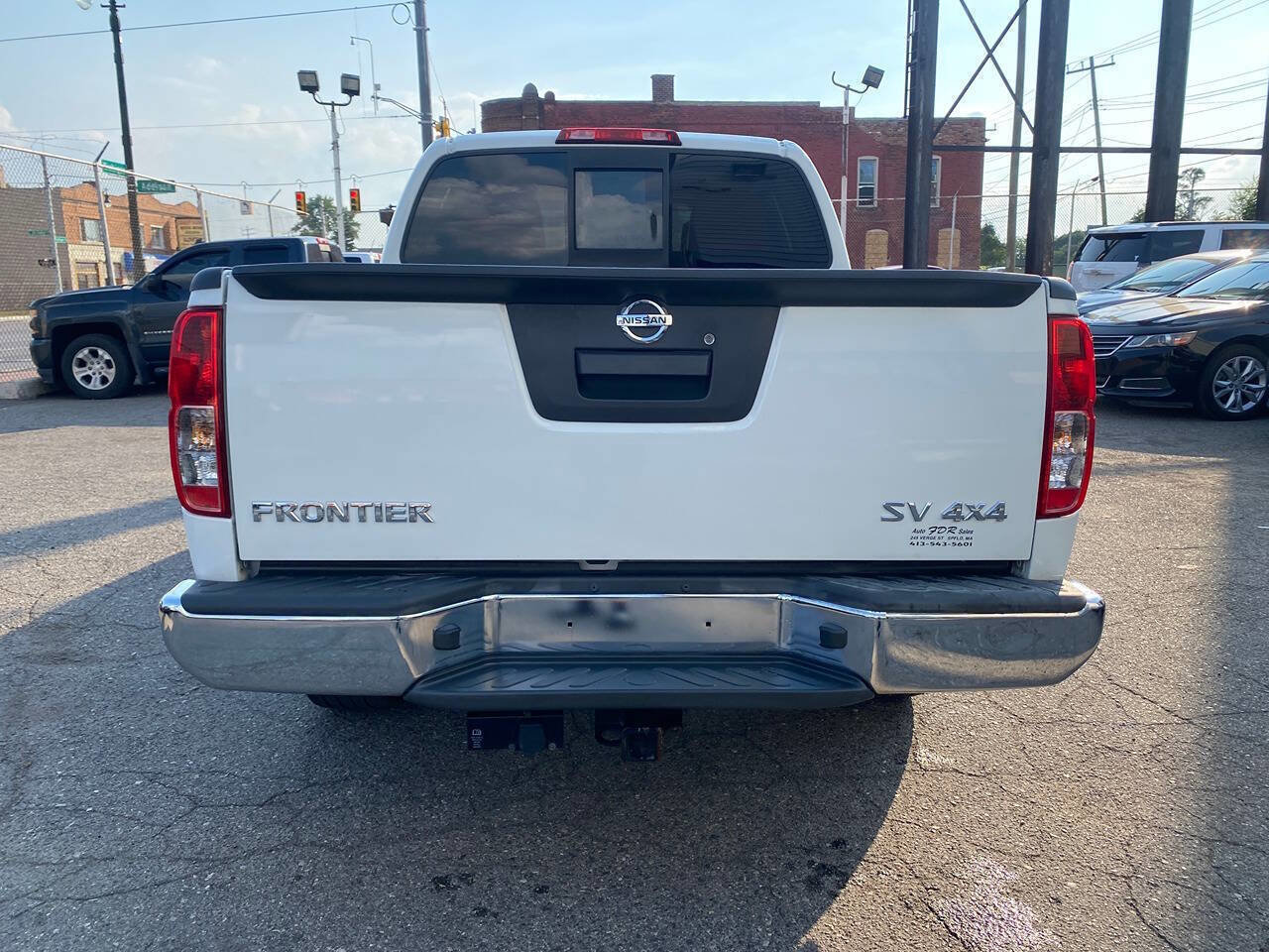 Used 2016 Nissan Frontier SV image 11