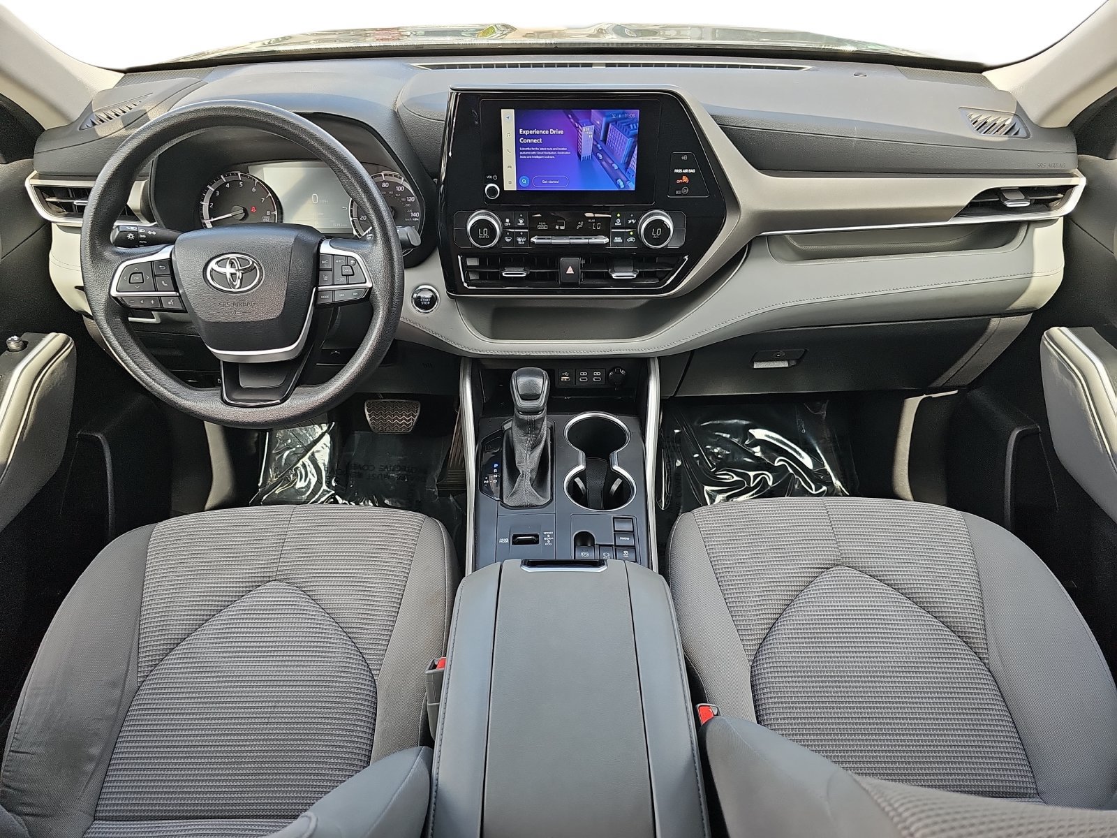 Used 2023 Toyota Highlander L FWD image 9