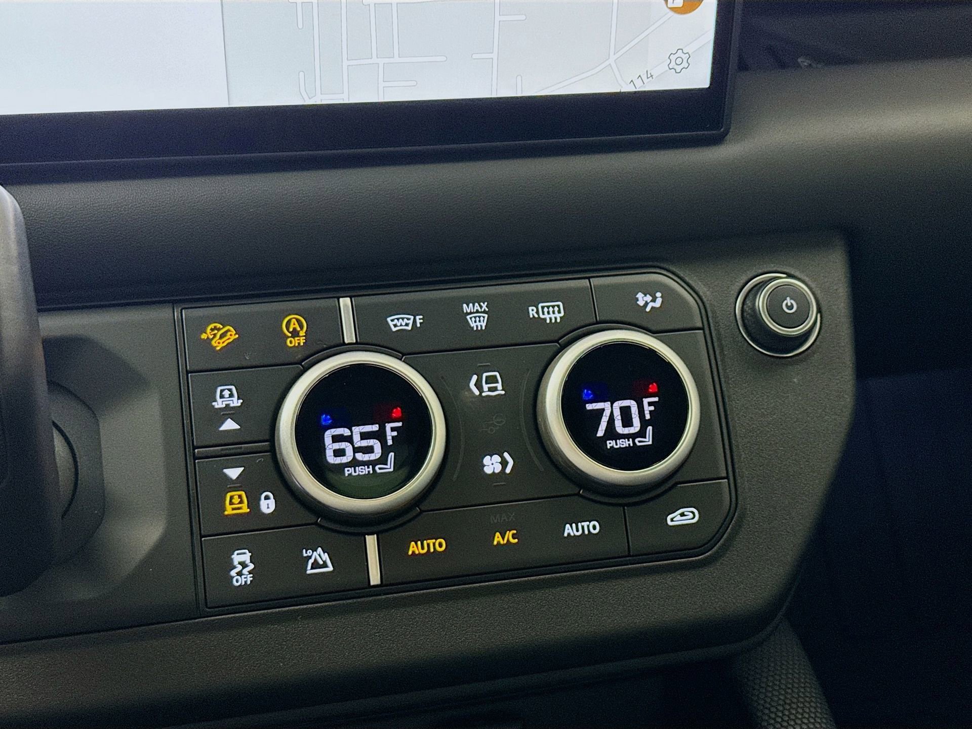 Used 2024 Land Rover Defender 110 Carpathian Edition image 17