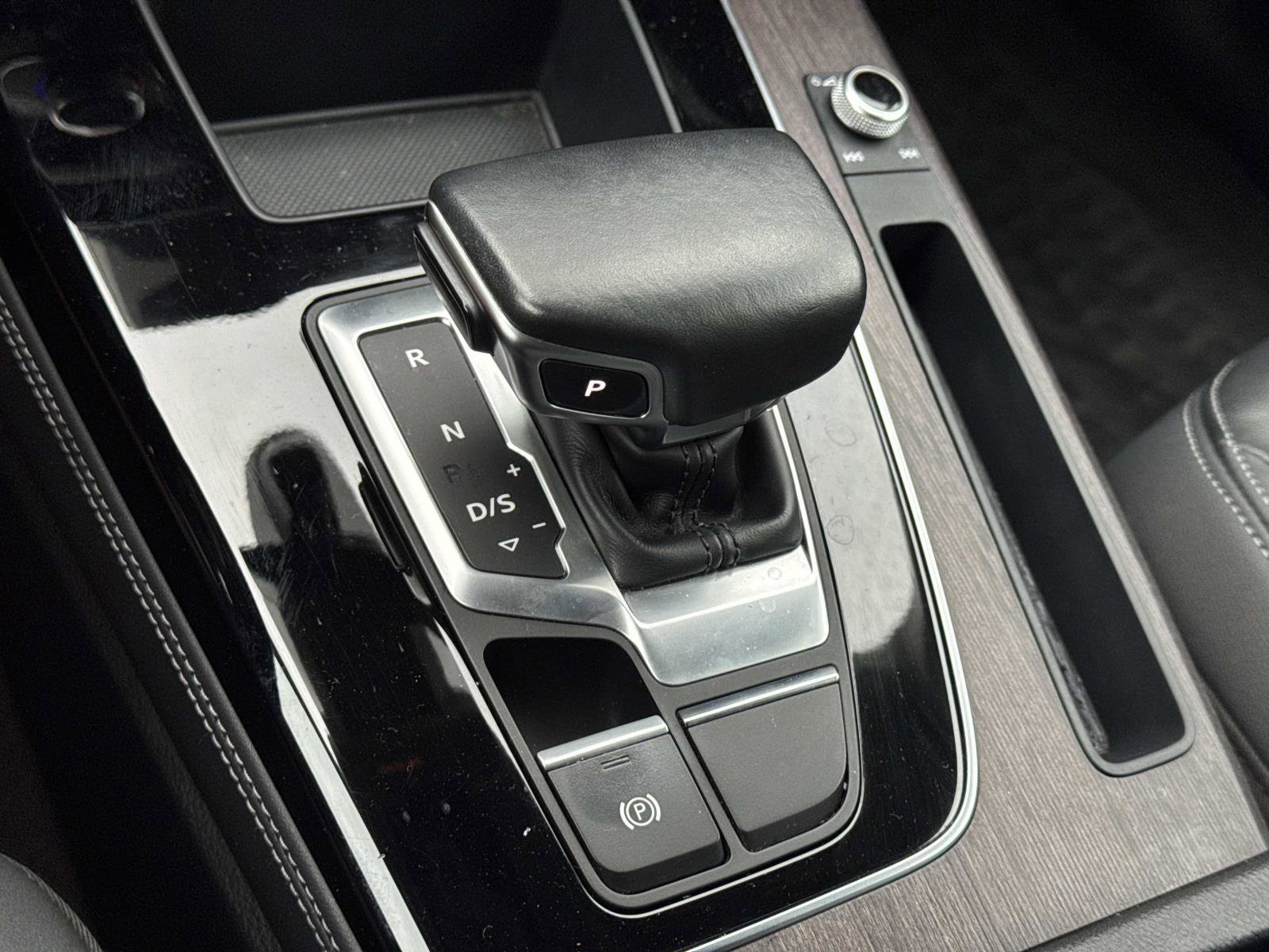 Used 2021 Audi Q5 Premium Plus w/ Premium Plus Package image 16