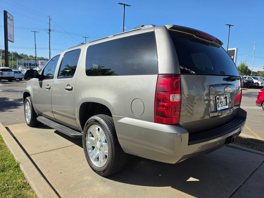 Used 2009 Chevrolet Suburban LT AWD/4WD image 7