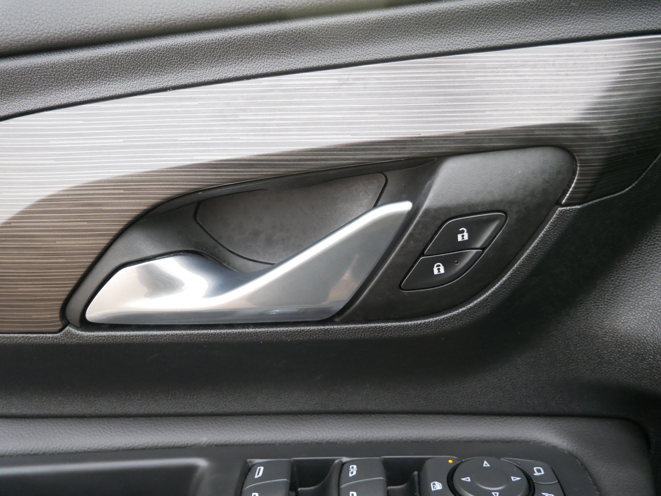 Used 2023 GMC Terrain SLE w/ Driver Convenience Package AWD/4WD image 14