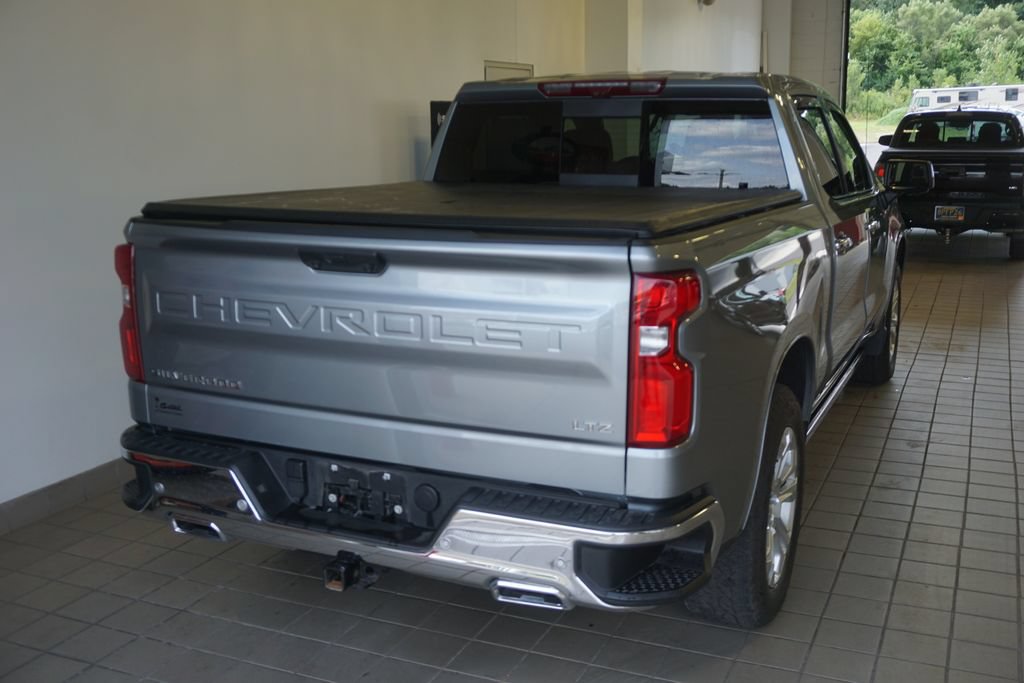 Used 2023 Chevrolet Silverado 1500 LTZ w/ LTZ Premium Package AWD/4WD image 17