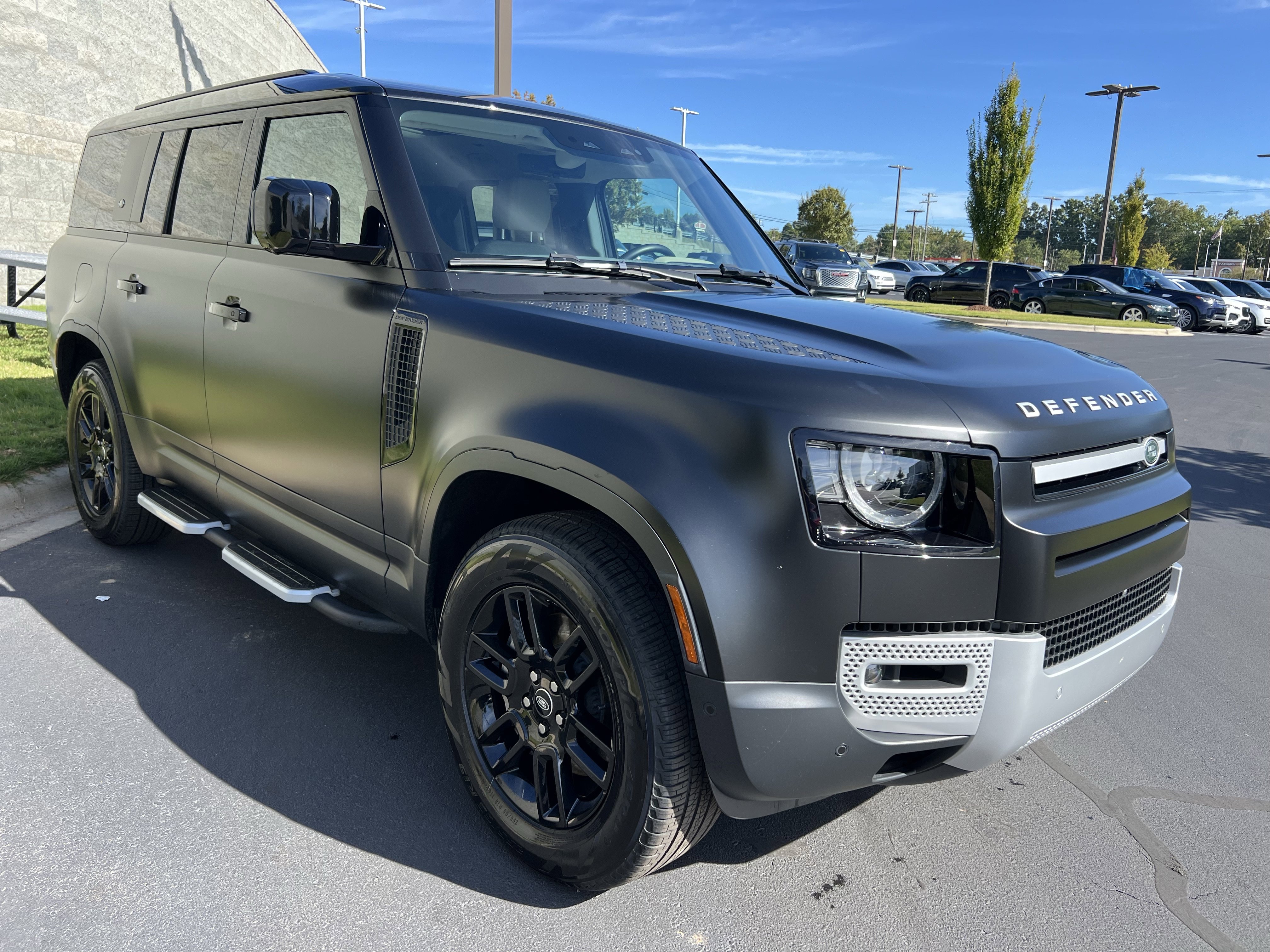 Used 2024 Land Rover Defender 130 S image 8