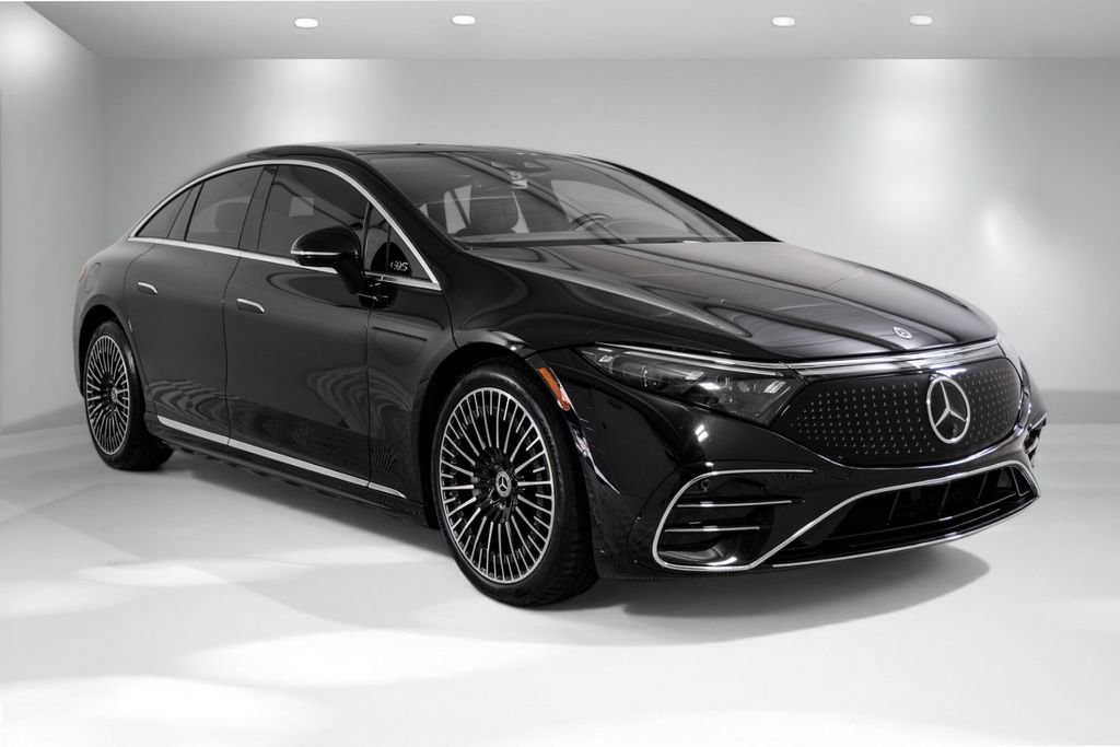 Used 2022 Mercedes-Benz EQS 580 4MATIC Sedan image 6